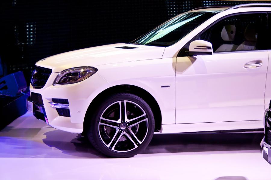  Mercedes-Benz ML-Class 2012 года  (фото 3 из 188)